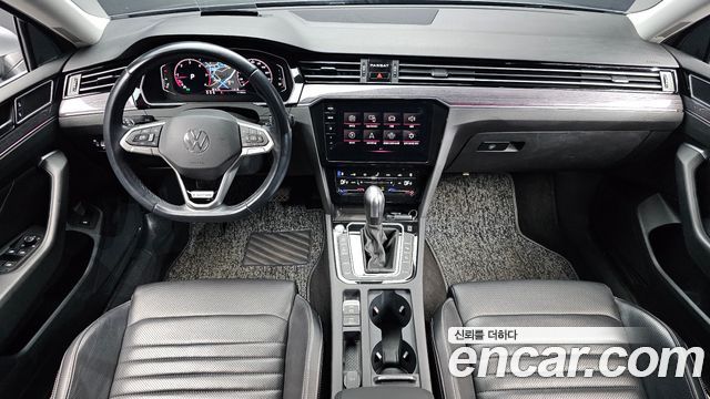 Volkswagen Passat — interior