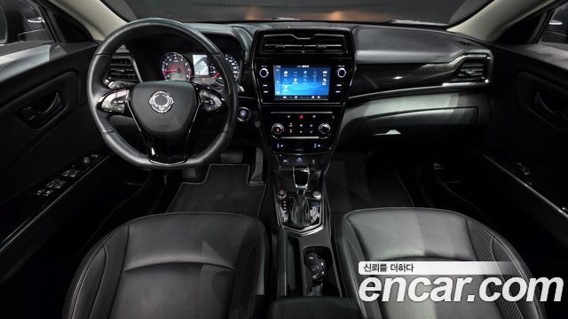 KG Mobility Tivoli — interior