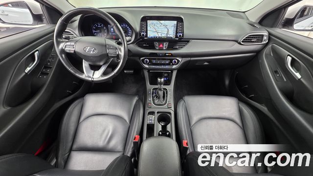 Hyundai i30 — interior