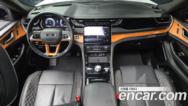 Jeep Cherokee — interior