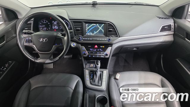 Hyundai Avante — interior