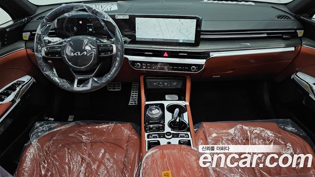 Kia K5 — interior