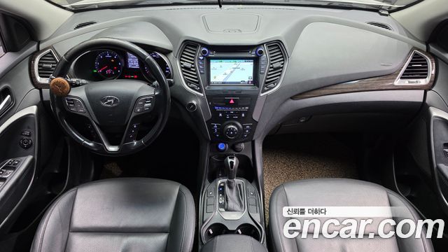 Hyundai Santa Fe — interior