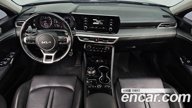 Kia K5 — interior