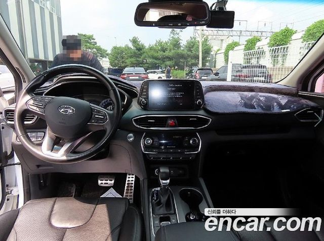 Hyundai Santa Fe — interior