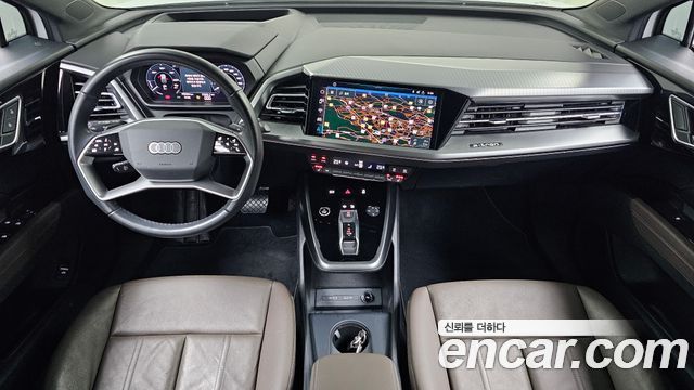 Audi Q4 e-tron — interior