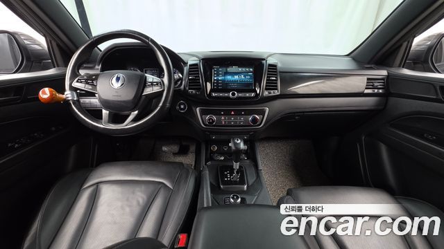 KG Mobility Rexton — interior
