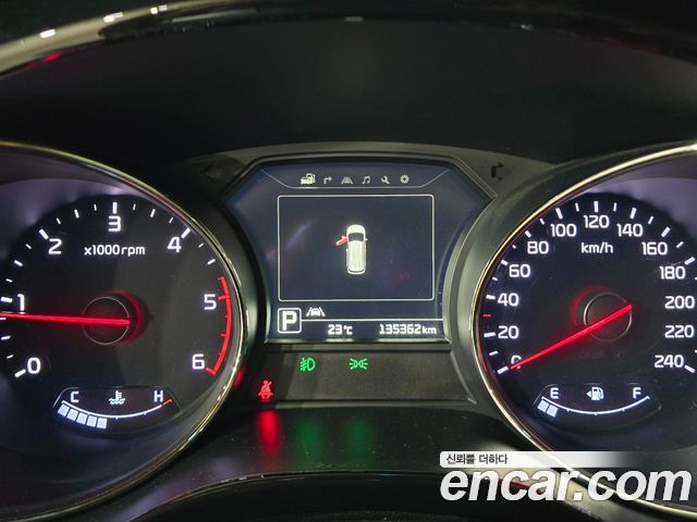 Kia Carnival — interior