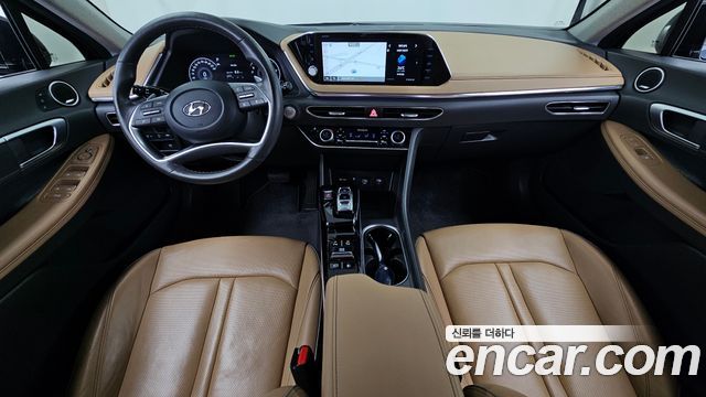 Hyundai Sonata — interior