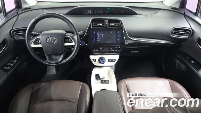 Toyota Prius — interior