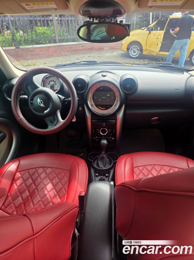 MINI Countryman — interior