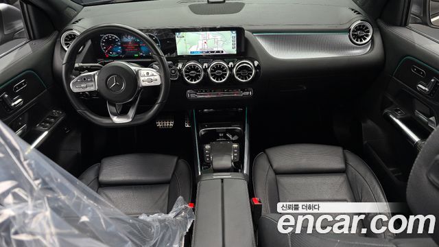 Mercedes-Benz EQA — interior