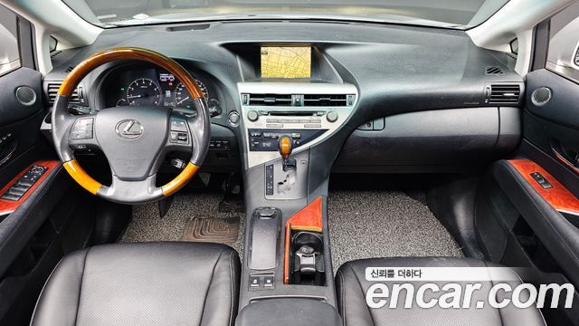 Lexus RX — interior
