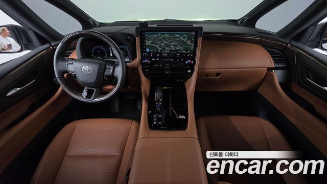 Toyota Alphard — interior