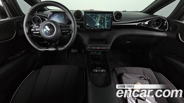 BYD Dolphin — interior