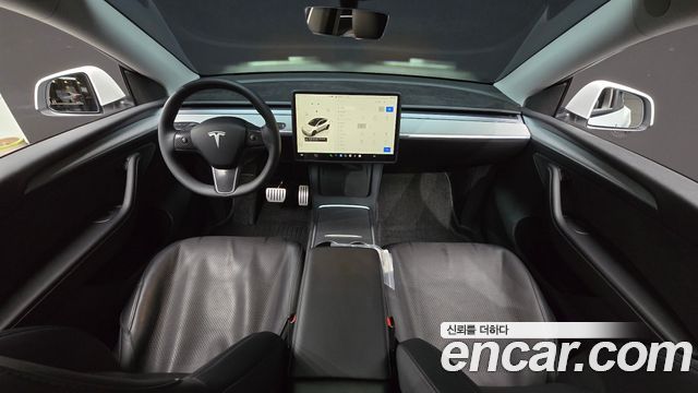 Tesla Model Y — interior