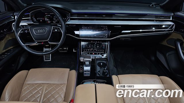 Audi S8 — interior