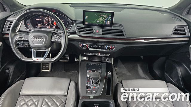 Audi SQ5 — interior