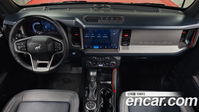 Ford Bronco — interior