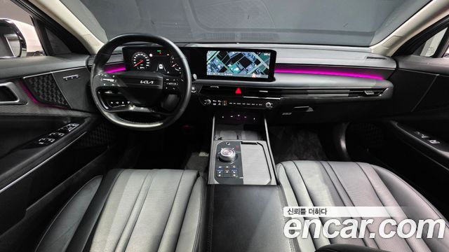 Kia K8 — interior