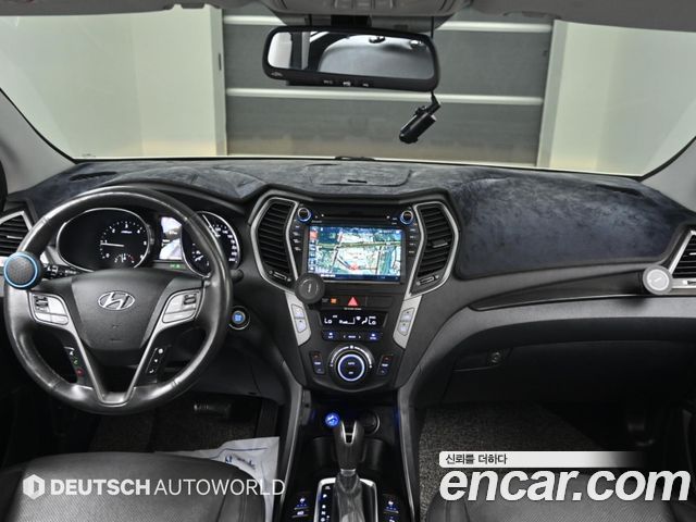 Hyundai Santa Fe — interior