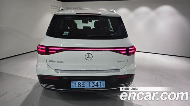 Mercedes-Benz EQB — interior