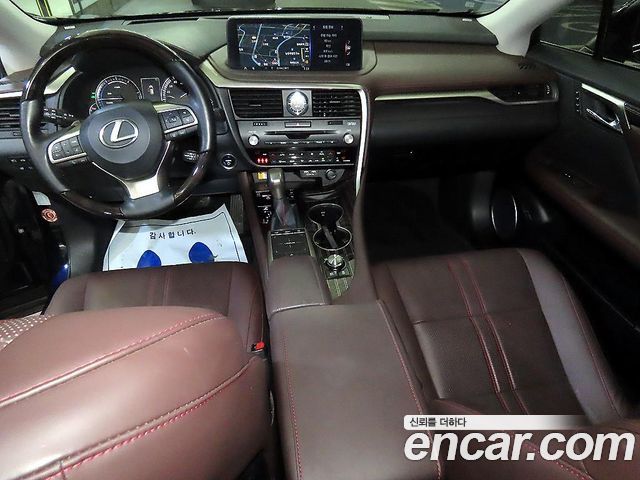 Lexus RX — interior
