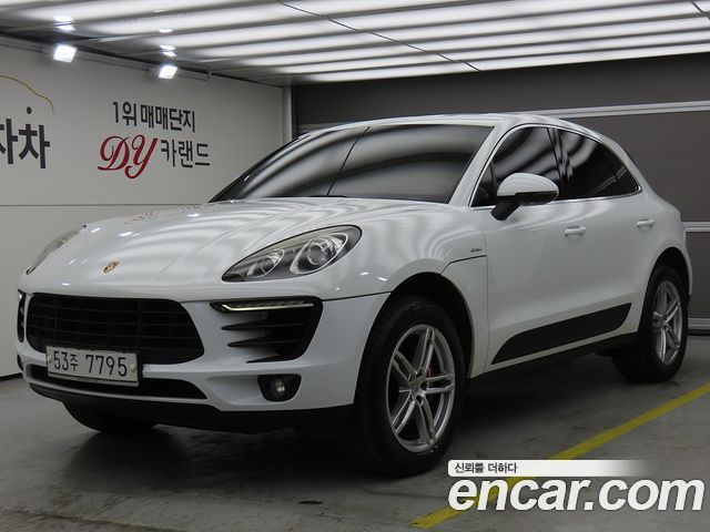 Porsche Macan — exterior