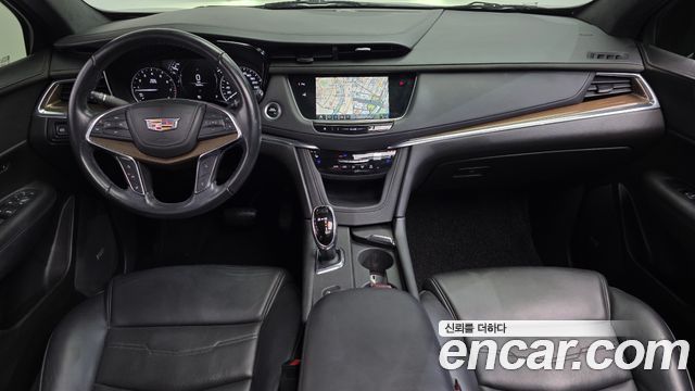 Cadillac XT5 — interior