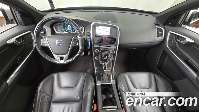 Volvo XC60 — interior