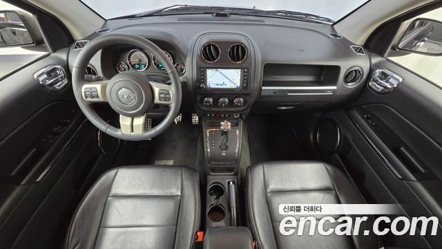 Jeep Compass — interior