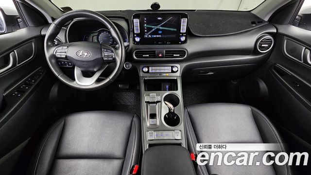 Hyundai Kona — interior