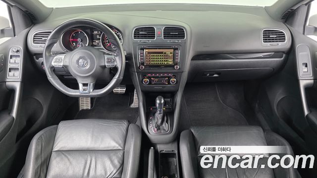 Volkswagen Golf — interior