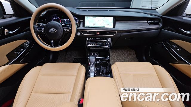 Kia K7 — interior