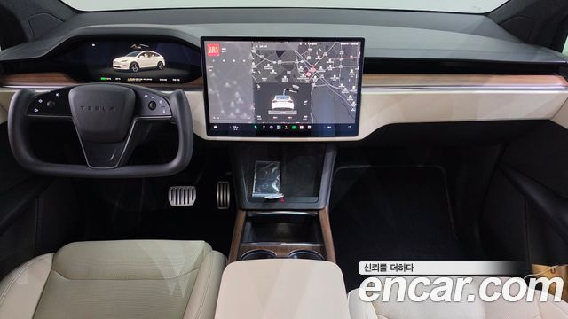 Tesla Model X — interior