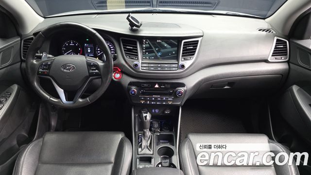 Hyundai Tucson — interior