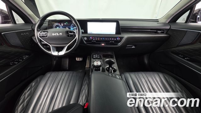 Kia K8 — interior