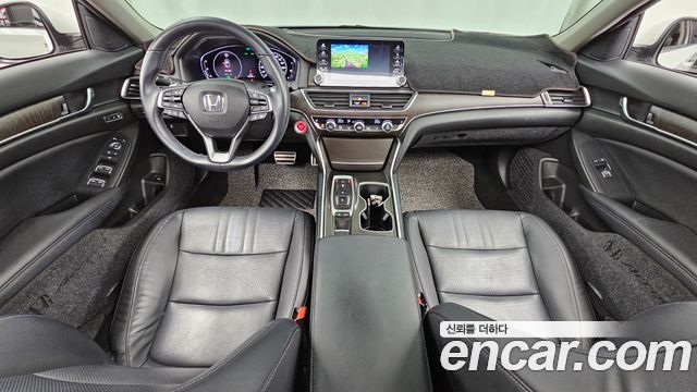 Honda Accord — interior
