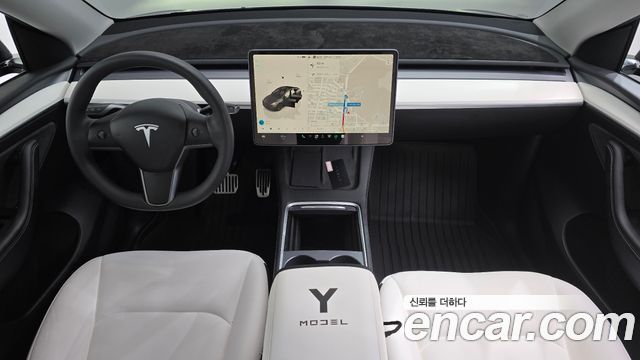 Tesla Model Y — interior
