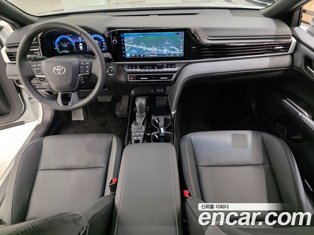 Toyota Camry — interior