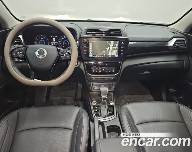 KG Mobility Tivoli — interior