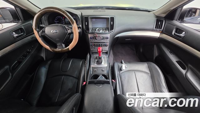 Infiniti G — interior
