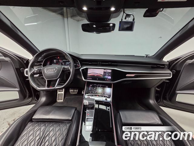 Audi S6 — interior