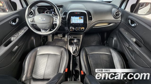 Renault Korea QM3 — interior