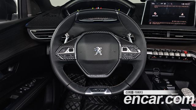 Peugeot 5008 — interior