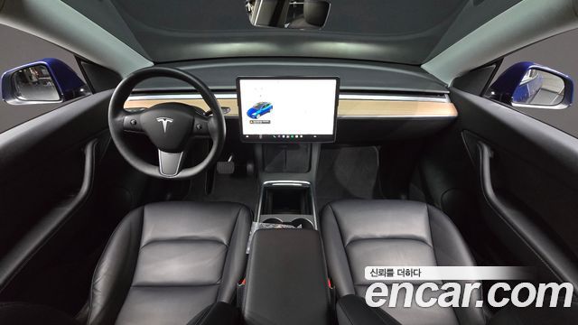 Tesla Model Y — interior