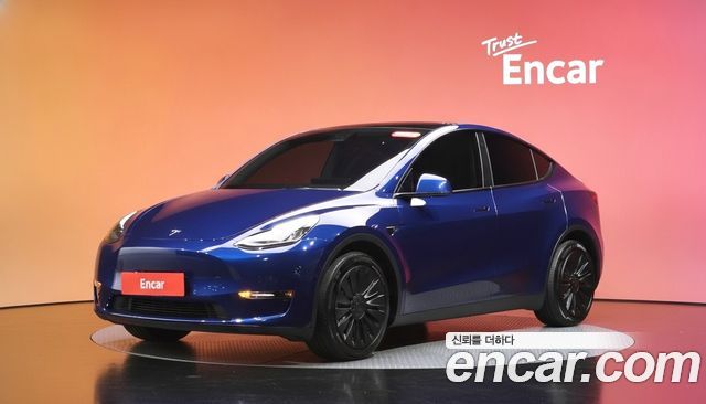 Tesla Model Y — exterior