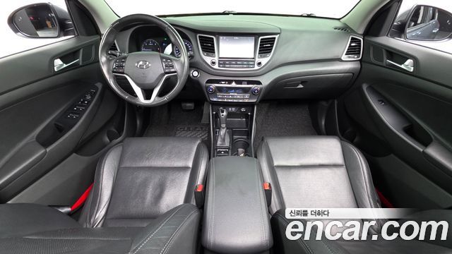Hyundai Tucson — interior