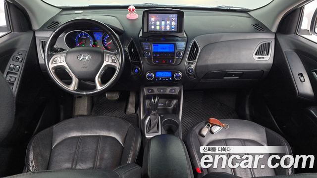 Hyundai Tucson — interior