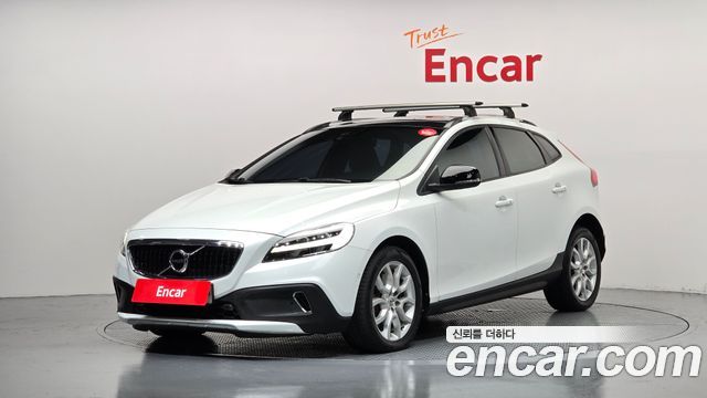 Volvo V40 — exterior